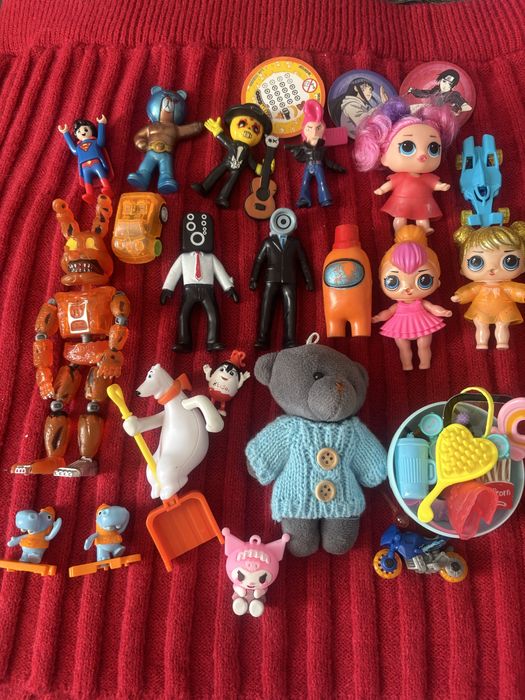 Игрушки разные для девочек и для мальчиков