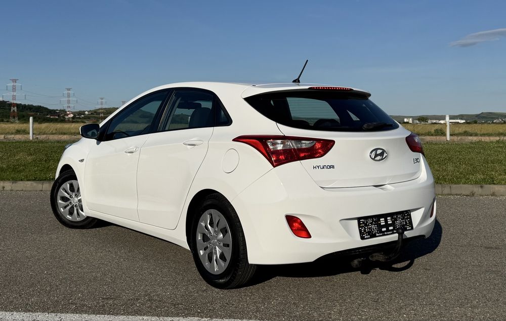 HYUNDAI i30 0 — imagine 4