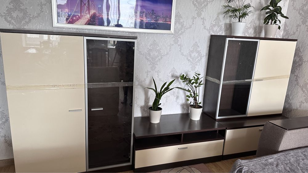 Продаю стенку для гостиной