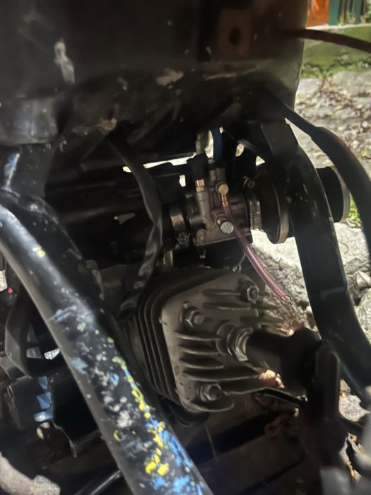 Скутера е с доста доработки