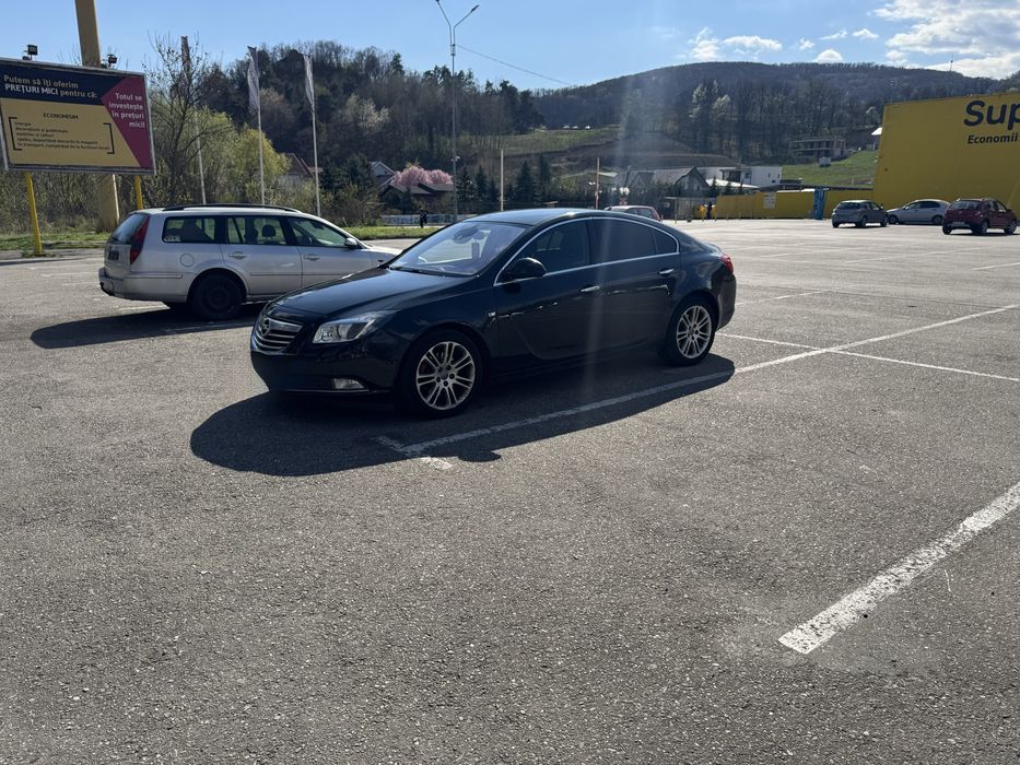 Vând Opel insignia