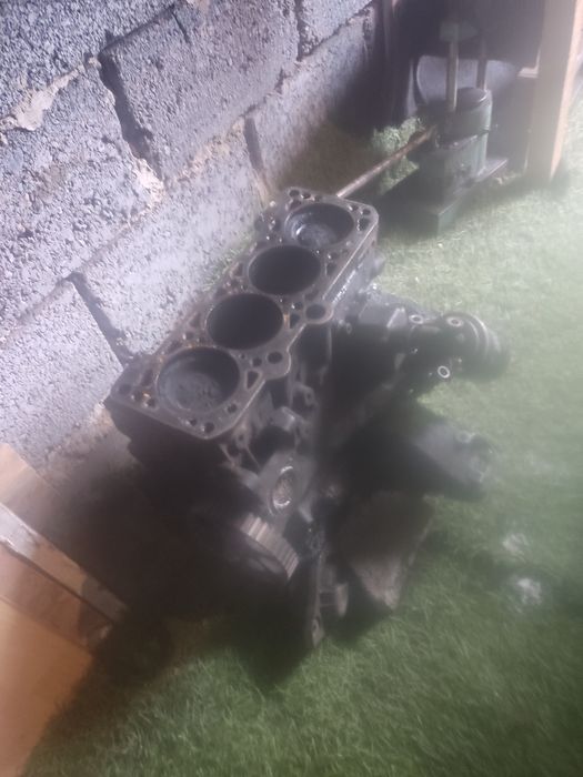 Продаю блок на фолсфаген и Ауди