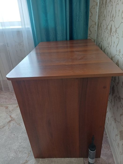 Продам компьютерный стол за 5000 тн