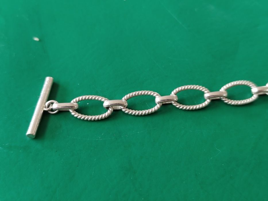 Сребърна гривна гривна