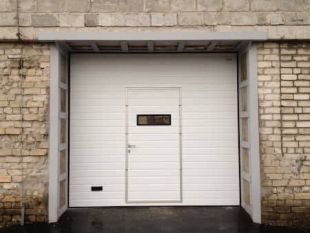 Ворота для СТО и автомойки