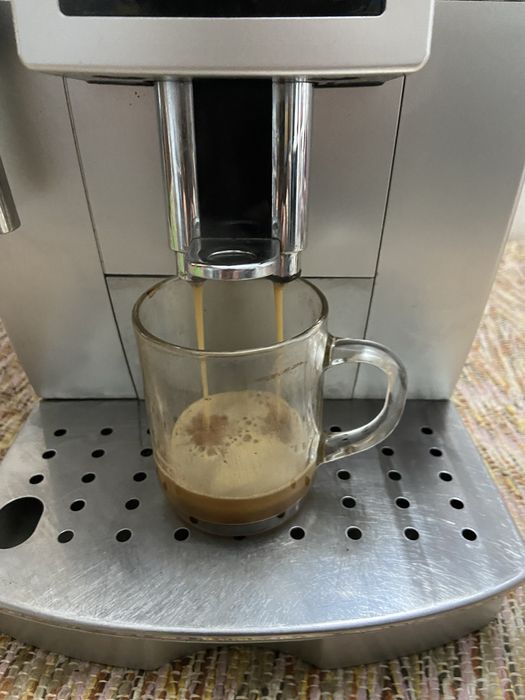 Espresor cafea Delonghi cu meniu in limba romana