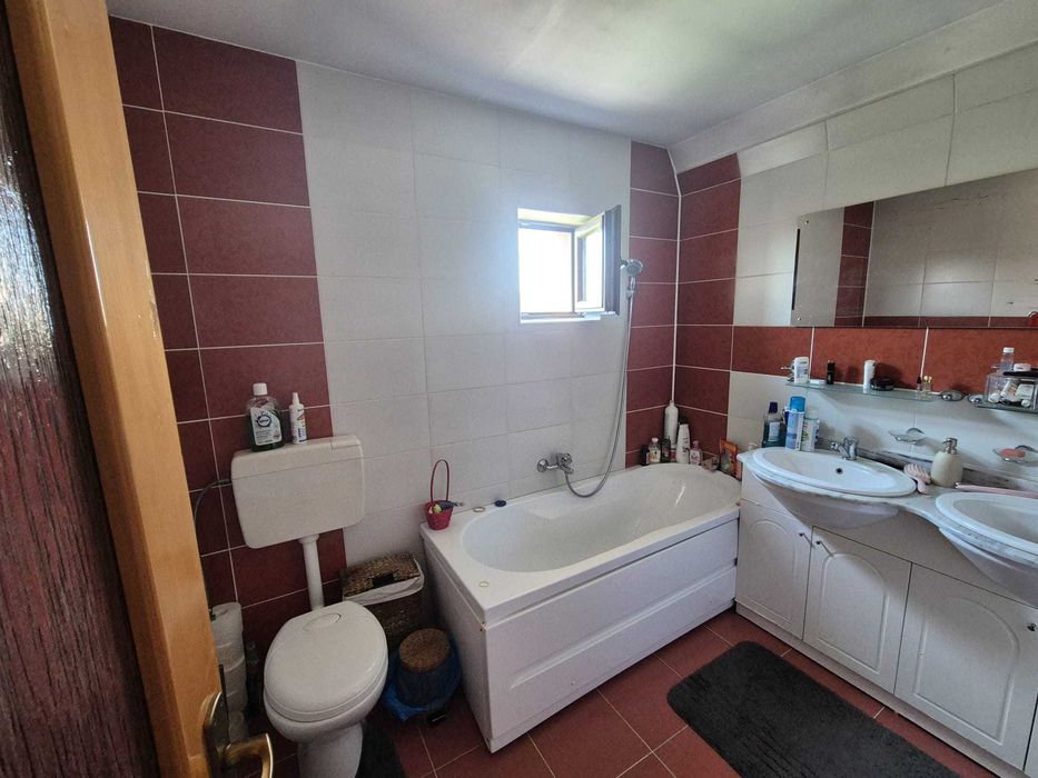 PROPRIETAR - vând casă în Hemeiuș,  148 mp utili | teren 450 mp
