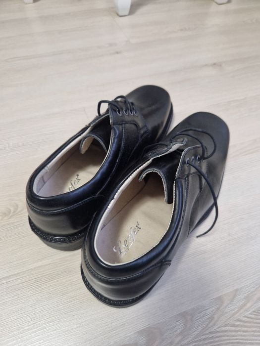 Pantofi din piele pentru iarna