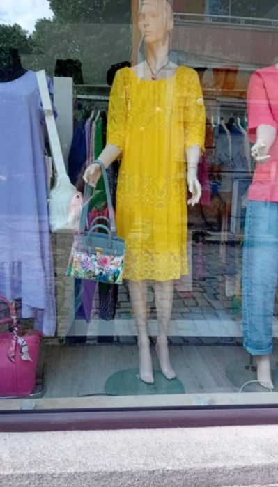 Ликвидация на оборудване магазин за дрехи в гр. Ямбол