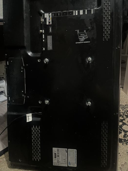 Продам на запчасти телевизор