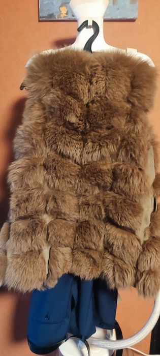 Женская меховая жилетка из натурального меха, надо пришить крючки, в о