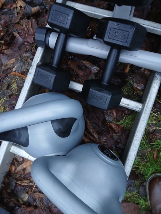 Фитнес уреди - лежанки и тежести