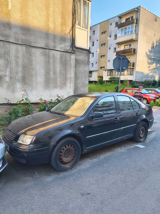 VOLKSWAGEN Bora