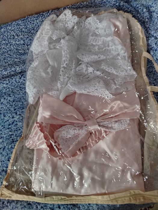 Продам конверт на выписку в отличном состоянии,