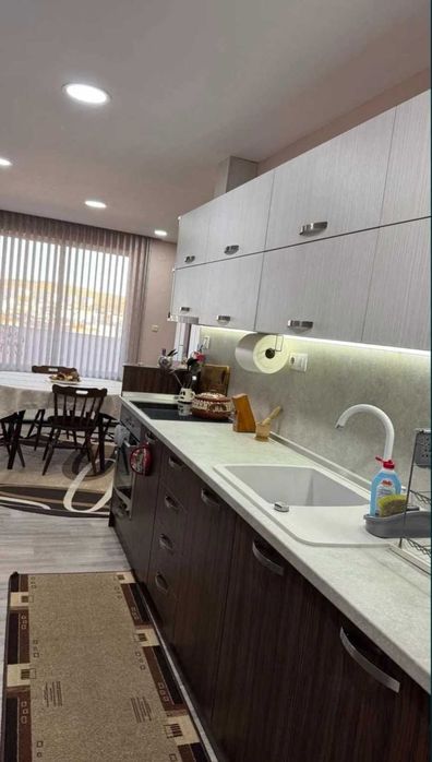 Продава ЧЕТИРИСТАЕН тухлен апартамент, ИДЕАЛЕН център