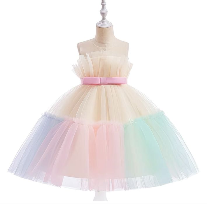 Продам  белые нарядные платья на девочек