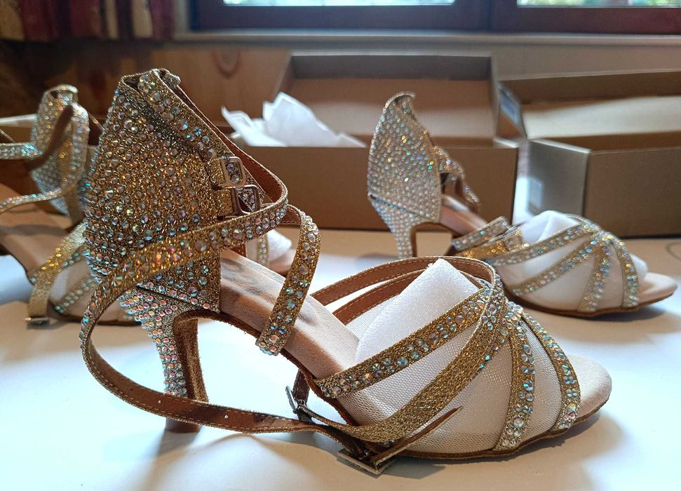 Професионални танцови обувки