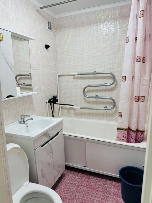 Сдам 2 комн квартиру в центре