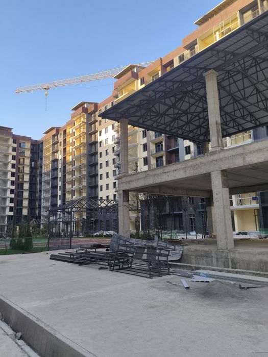 Katta qoyliq navastroyka dom