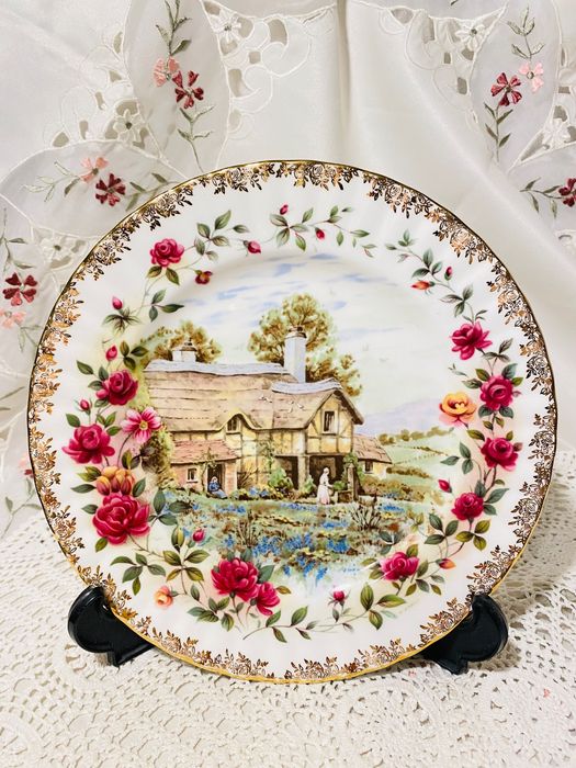 порцеланова чиния за стена