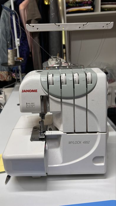 оверлок Janome для швеи