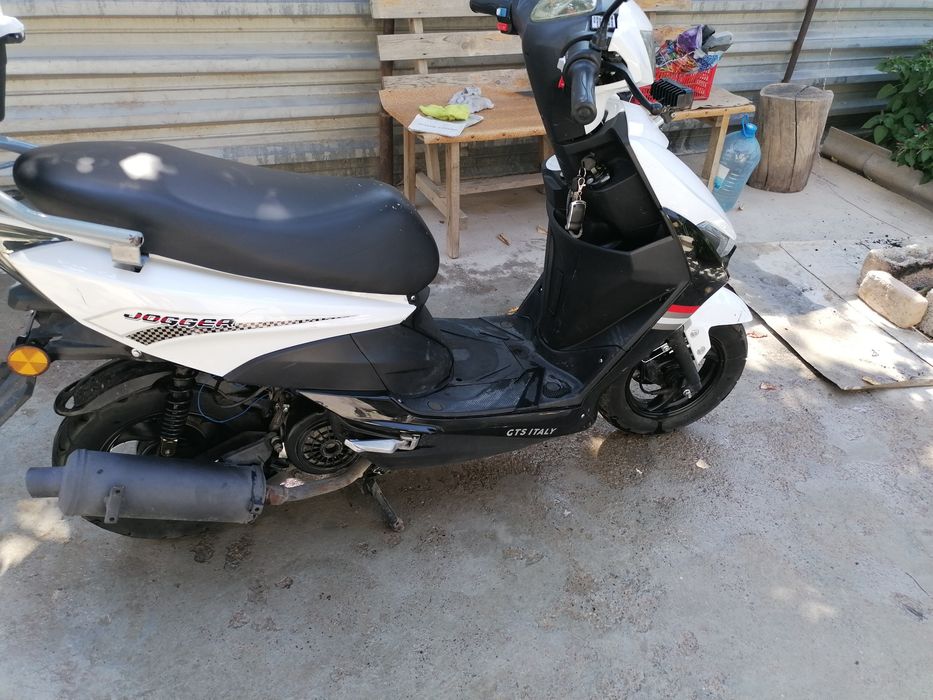 Продаётся скутер 125