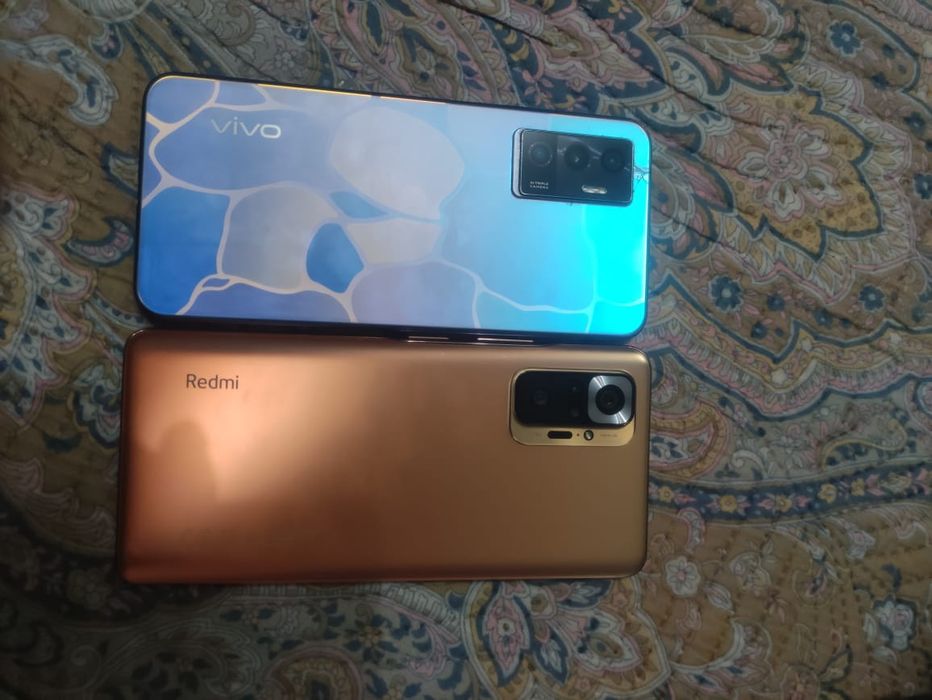 ОБМЕНЯЮ ДВА телефона на ОДИН