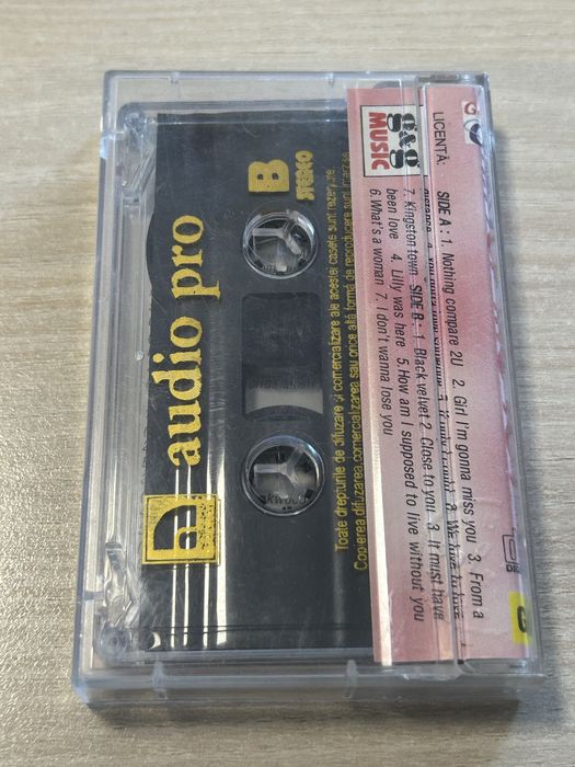 Casetă audio originală „Hits of the 90's Vol. 1” în stare foarte bună