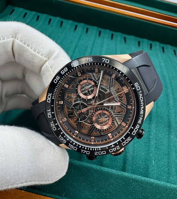 TAG Skeleton Gold/black