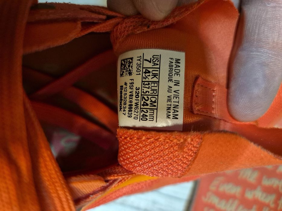 Adidasi Reebok impecabili