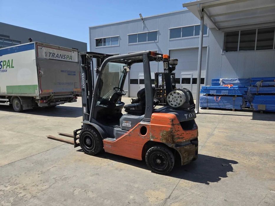 motostivuitor 2.5 tone Toyota Gpl an 2018  Citeste anuntul te rog