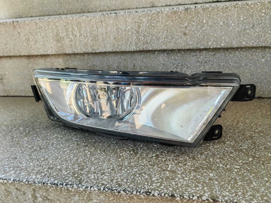 Халоген Skoda Octavia 3 2013-17г. Десен / Халоген Шкода Октавиа Оригин