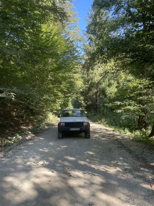 De vânzare Jeep Cherokee XJ 2.5 Diesel – 116 CP