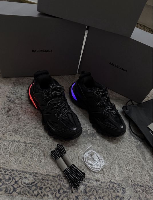 Balenciaga track