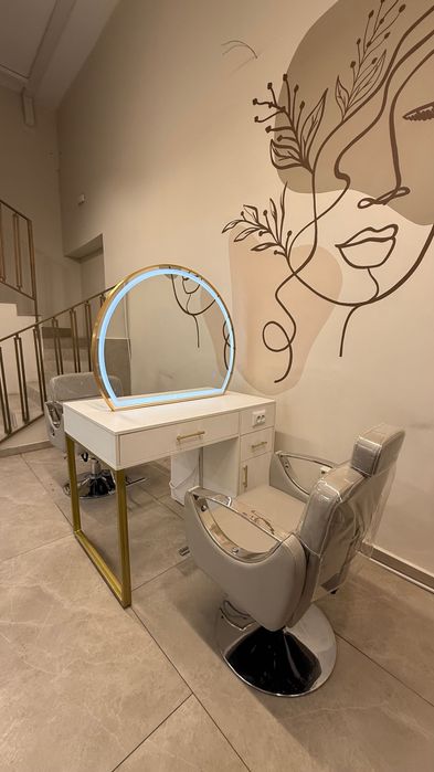 Парикмахерская кресло