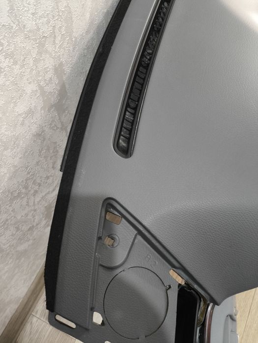 Панель Мерседес 210