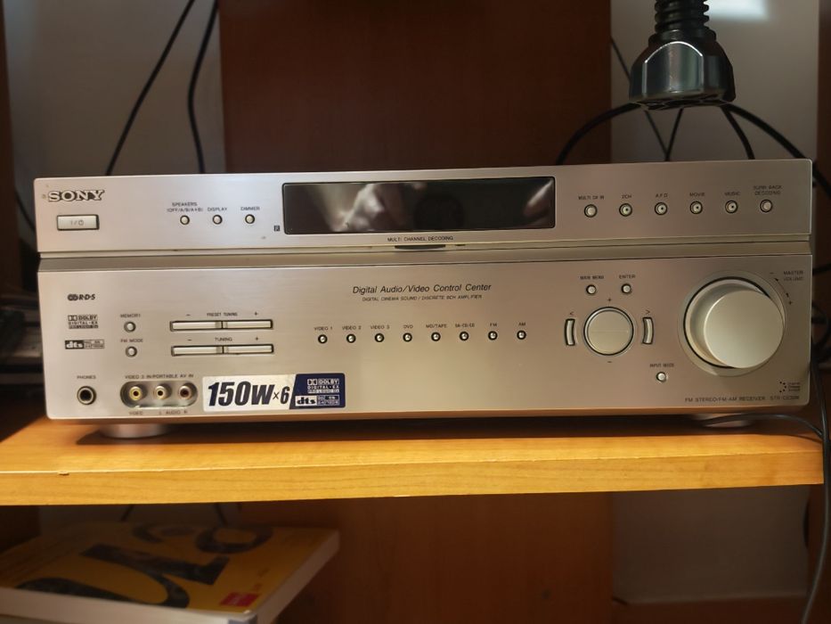 De vânzare amplificator Sony+2 boxe eltax