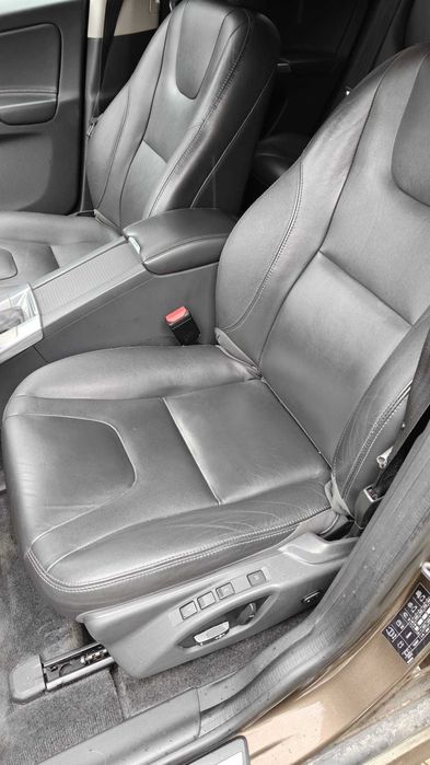 Volvo xc60, 220cp euro6, 4x4, manual, 2016, 2400cmc