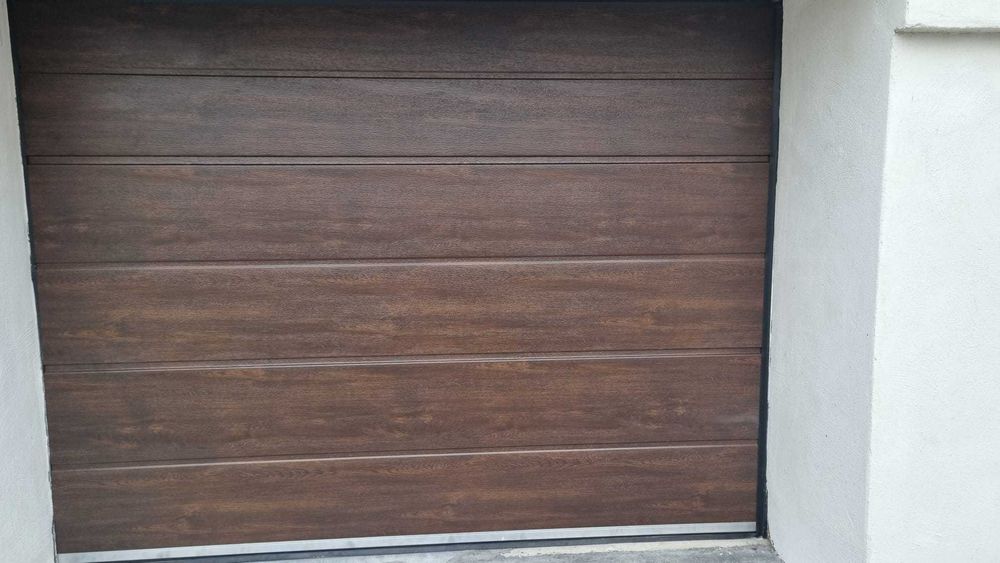 Uși de Garaj rezidențiale
