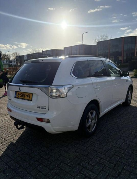 Mitsubishi Outlander PHEV 2.0plug in hybrid + ГАЗ 4х4 s-awc