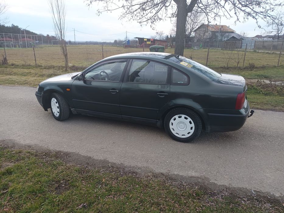 Vând Passat 1.8 benzina cu gaz