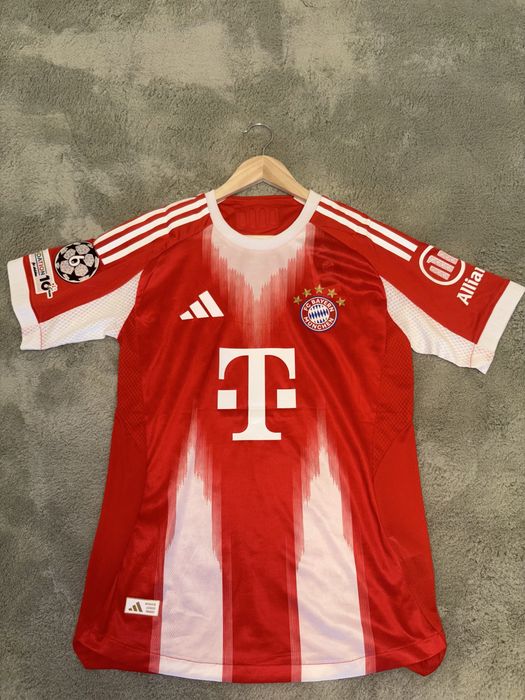 Tricou Bayern Munich Olise 17