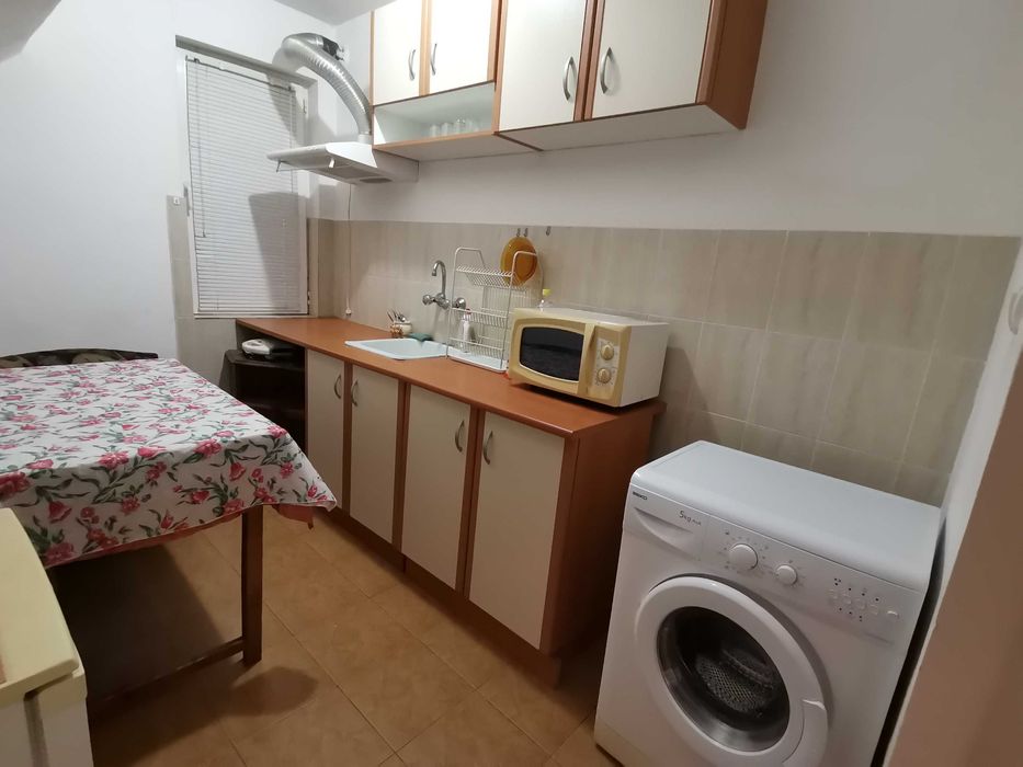 Дава се под наем Едностаен апартамент в Бургас, Зорница - 34 кв.м за 204 € - Снимка #3