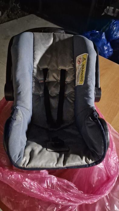 Продам коляску , люлька для машины и кресло.