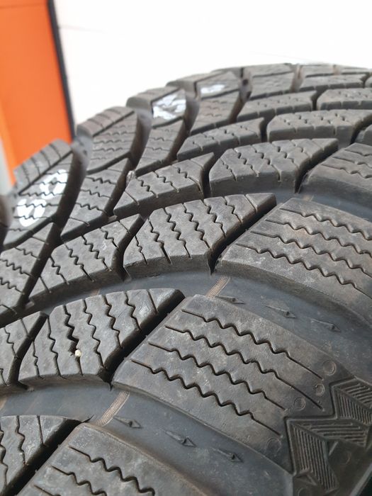 Зимни гуми 4 броя SEMPERIT SpeedGrip5 185 60 R15 дот 2721