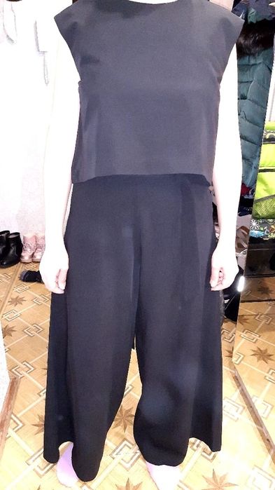 Продам платья и комбинезон