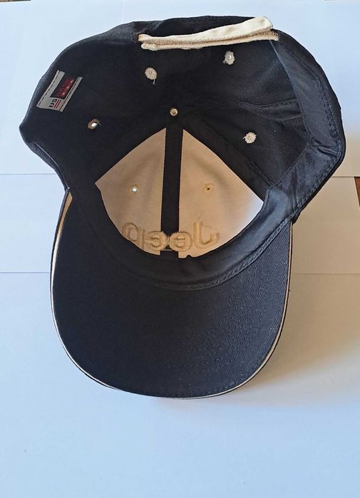 шапка бейзболна Jeep с бродерия, черна 6 панелна и бежово