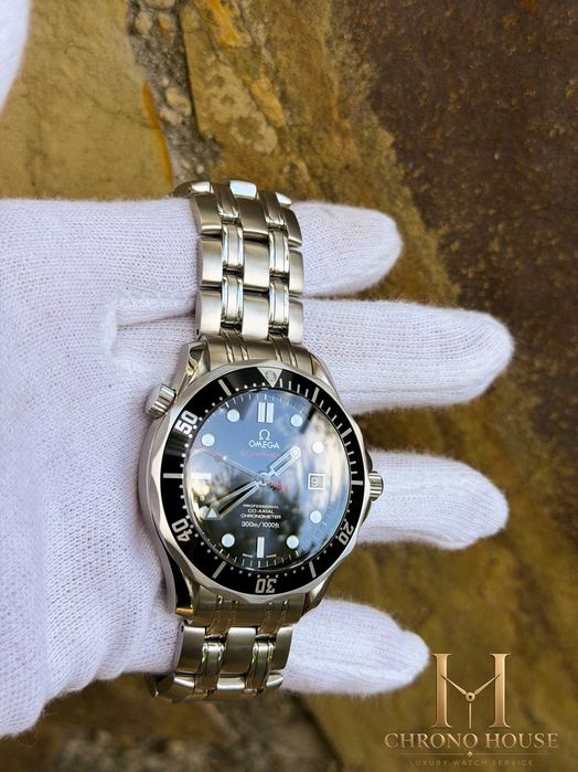 OMEGA Seamaster Diver 300M – 007 Edition