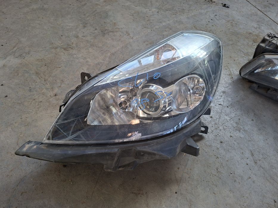 Far stang cu xenon renault clio 2005-2009