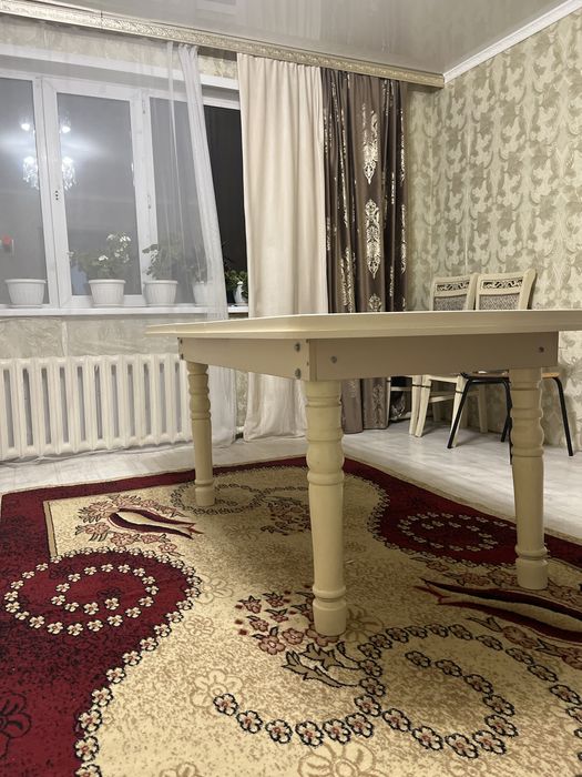 Стол гастинный большой